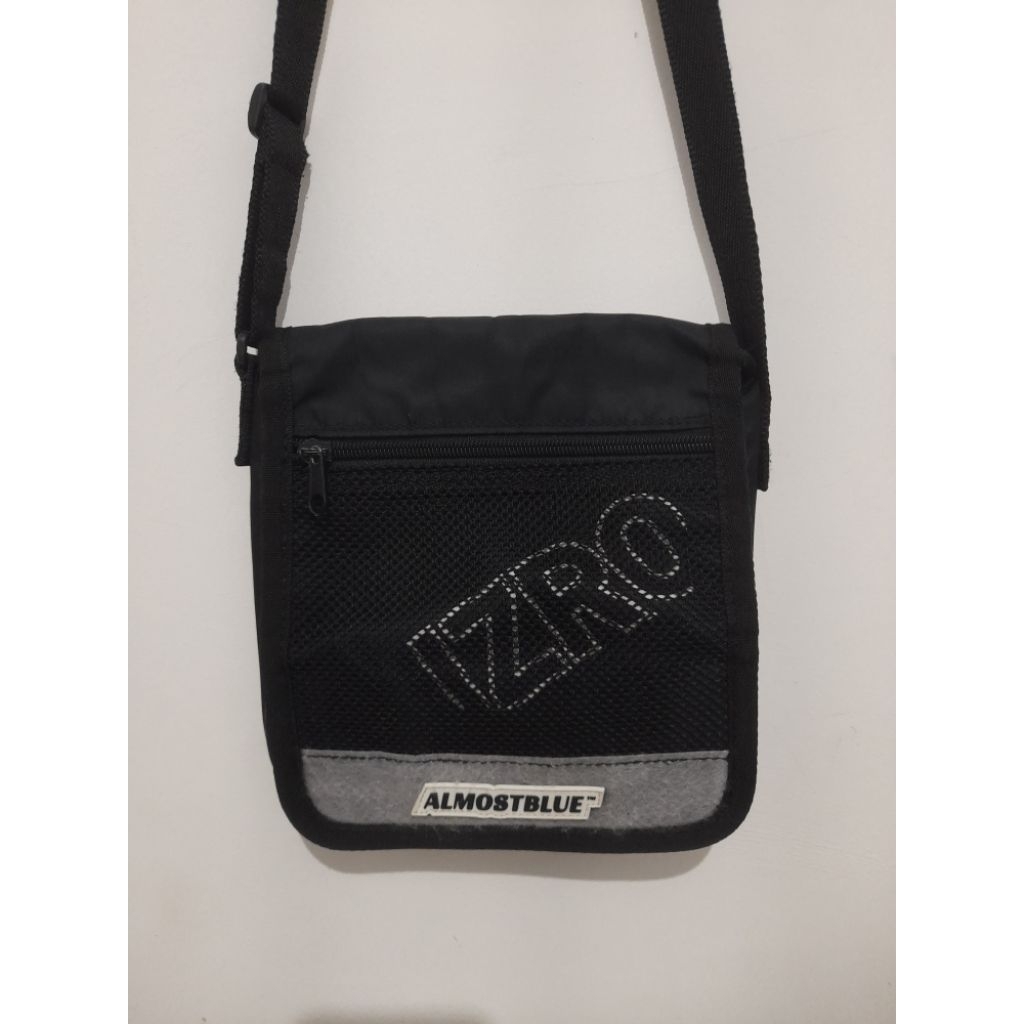 sling bag izro x almoust
