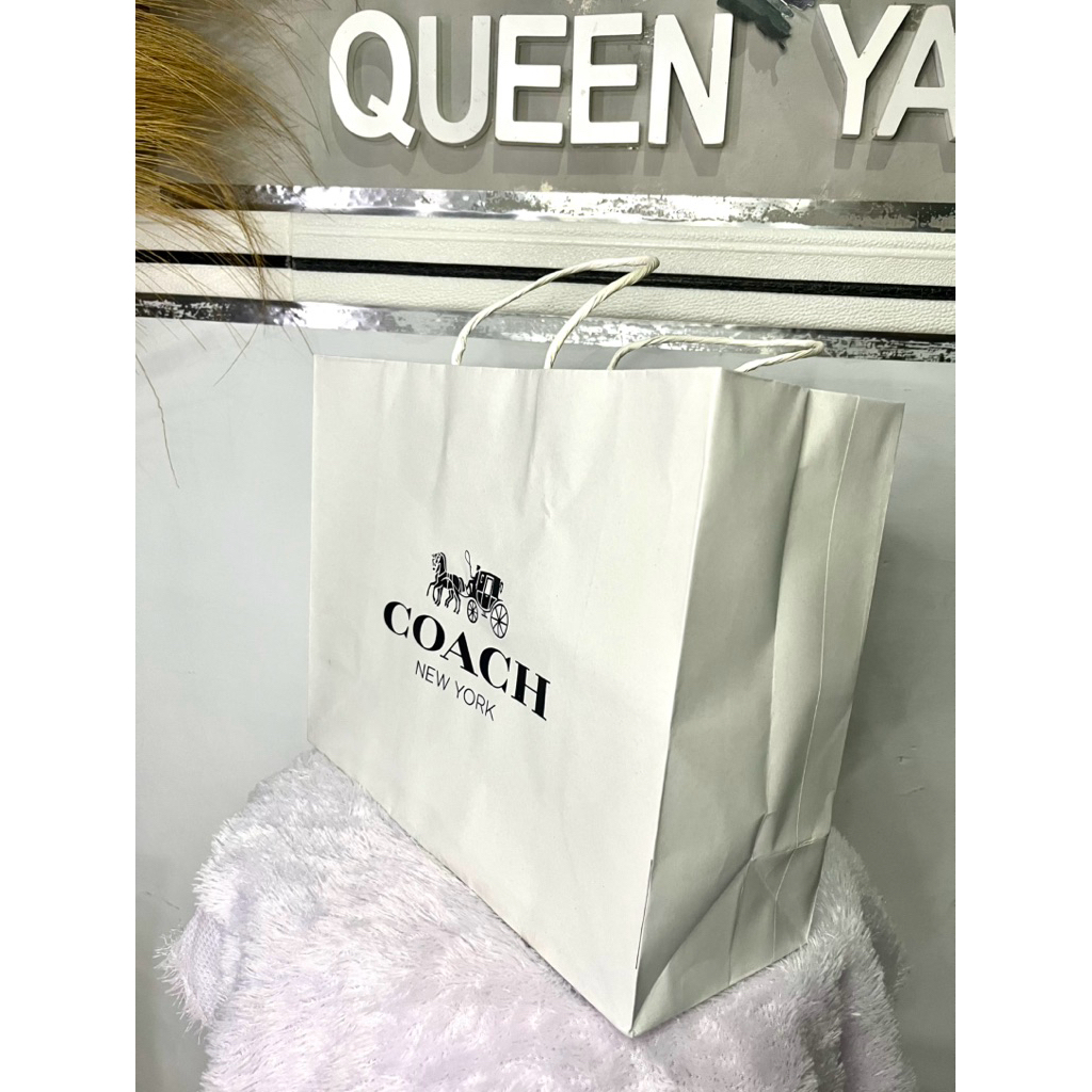 

Paperbag COACH Putih