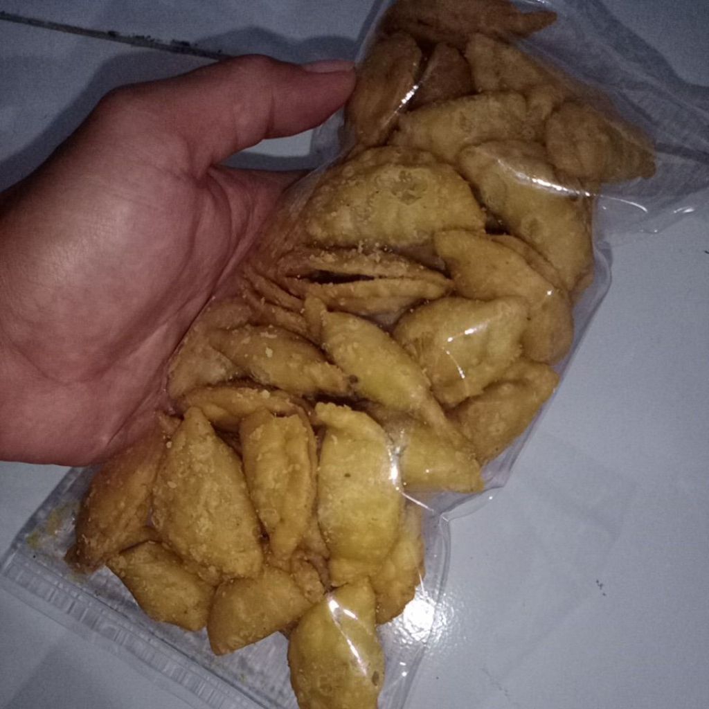 

Camilan Pastel Isi Abon 250 Gram Cemilan Snack