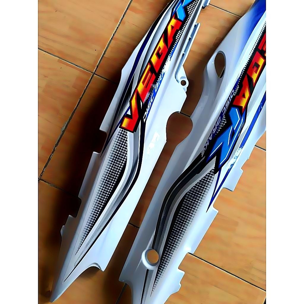 COVER BODY VEGA LAMA OLD PLUS STRIPING TAHUN 2005 WARNA BIRU PUTIH