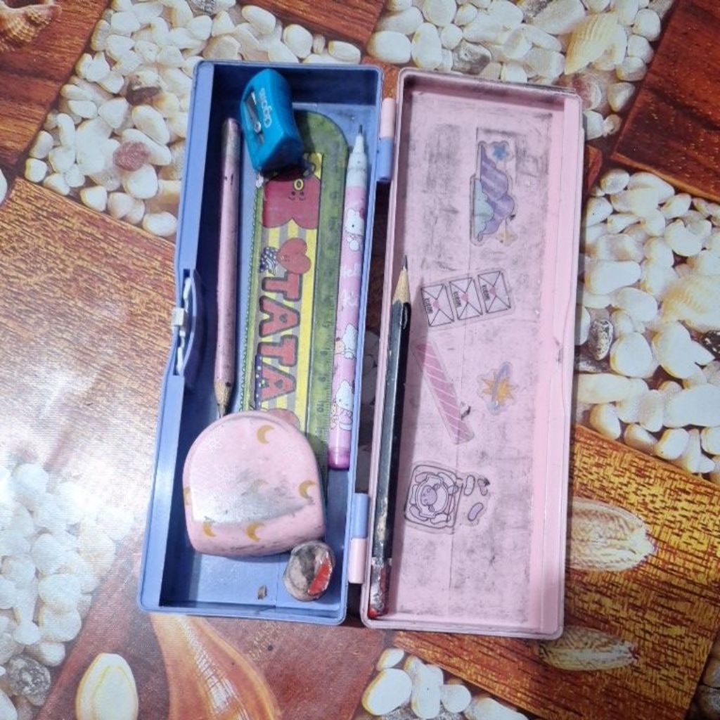 

PRELOVED TEMPAT PENSIL + ISI NYA