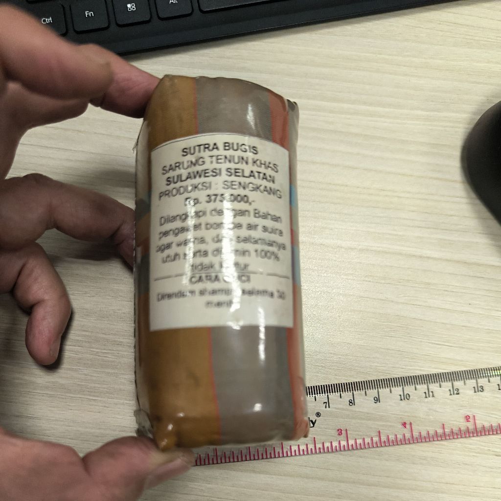 Sarung Sutera Bugis kondisi baru masih segel