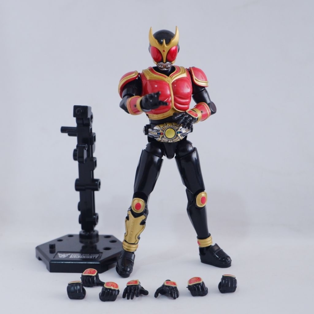 sodo CHRONICLE KUUGA merah emas dan hitam