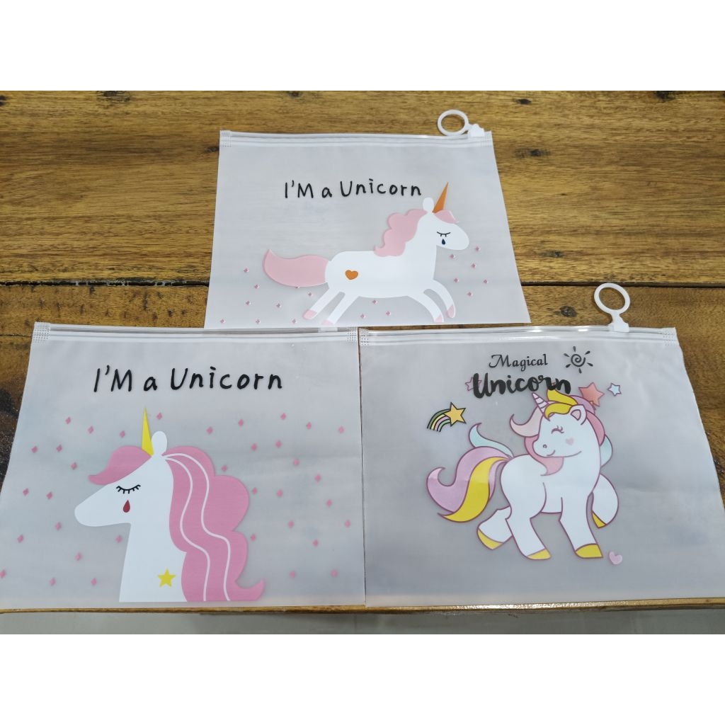 

TEMPAT PENSIL PLASTIK UNICORN