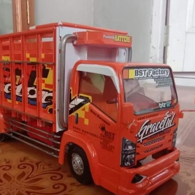 Mainan miniatur truck kevla bisa oleng variasi truck canter lampu LED 3 mode