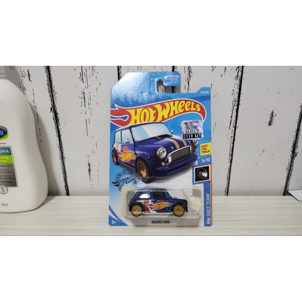 hotwheels ths morris mini biru factory sealed