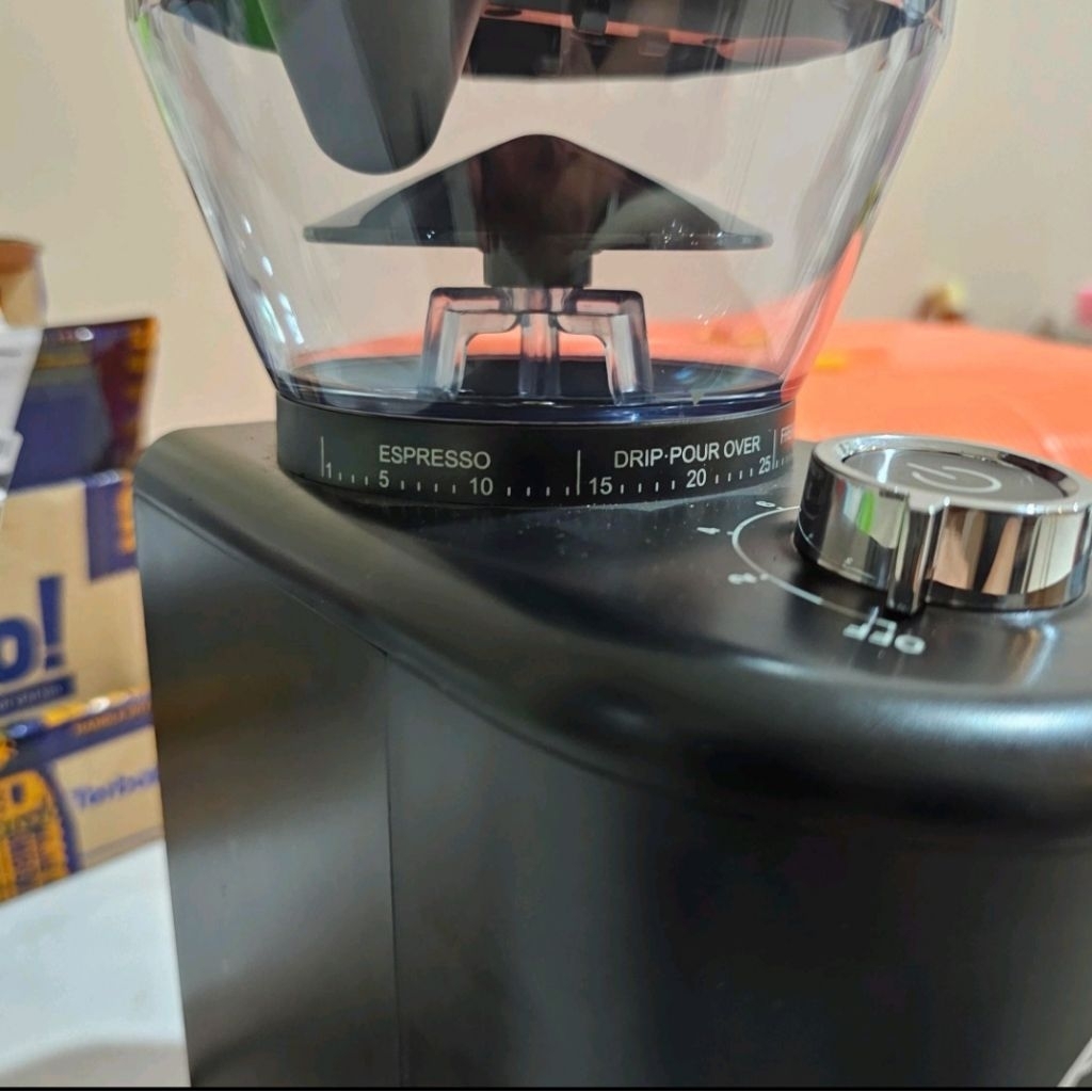 Grinder kopi Ferratti Ferro FGM9702