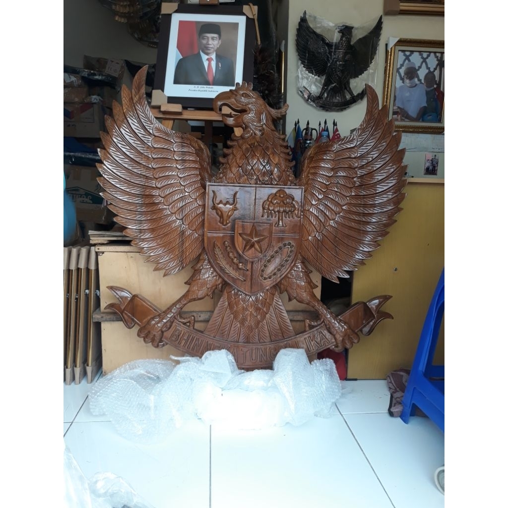 Garuda pancasila kayu jati 1 meter