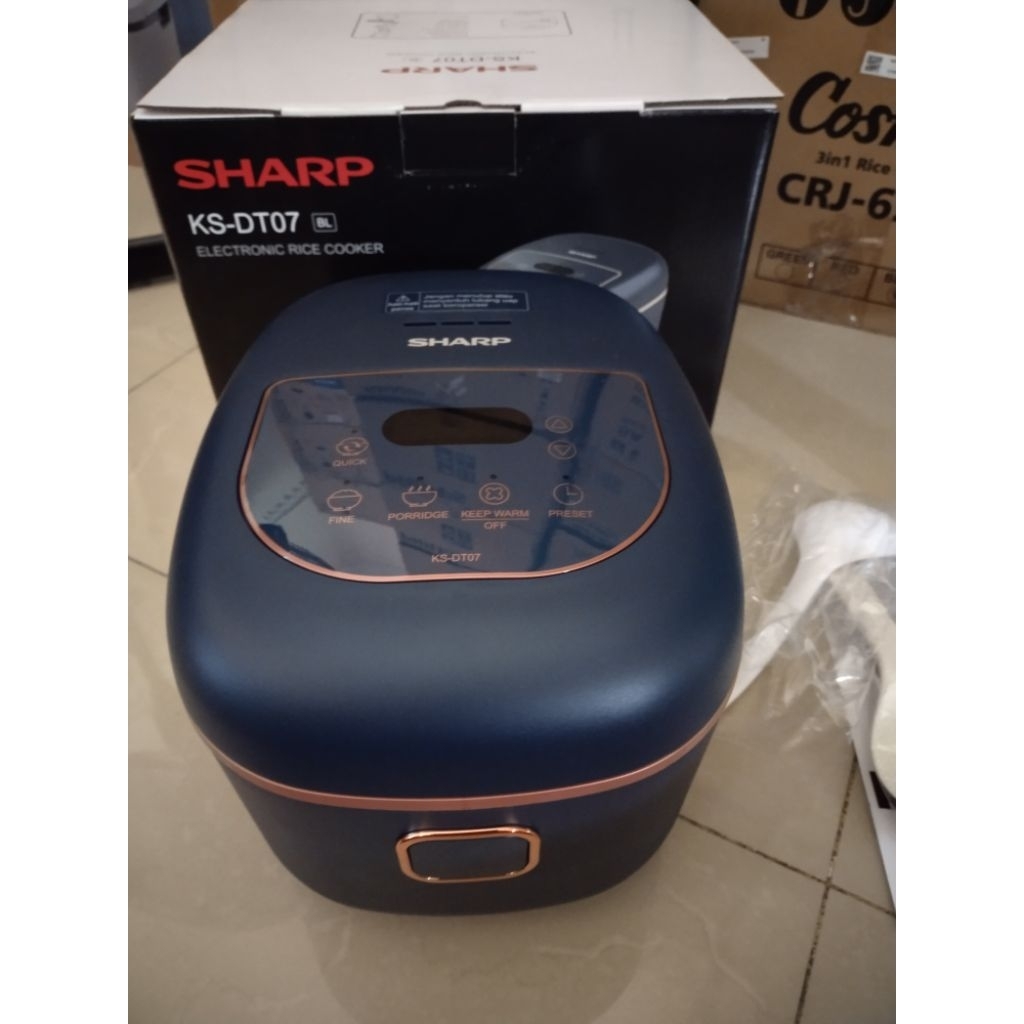 MAGIC COM SHARP DIGITAL KS-DT07BL kapasitas 0,7liter RICE COOKER MINI SHARP  KS-DT07BL (BIRU)magic c