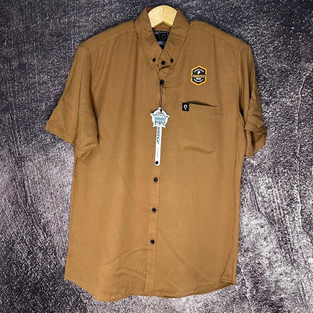 Kemeja Hem Shirt Pria Cowok Dewasa Polos Rayon Twill Premium Lengan Pendek Warna Cokelat Mocca