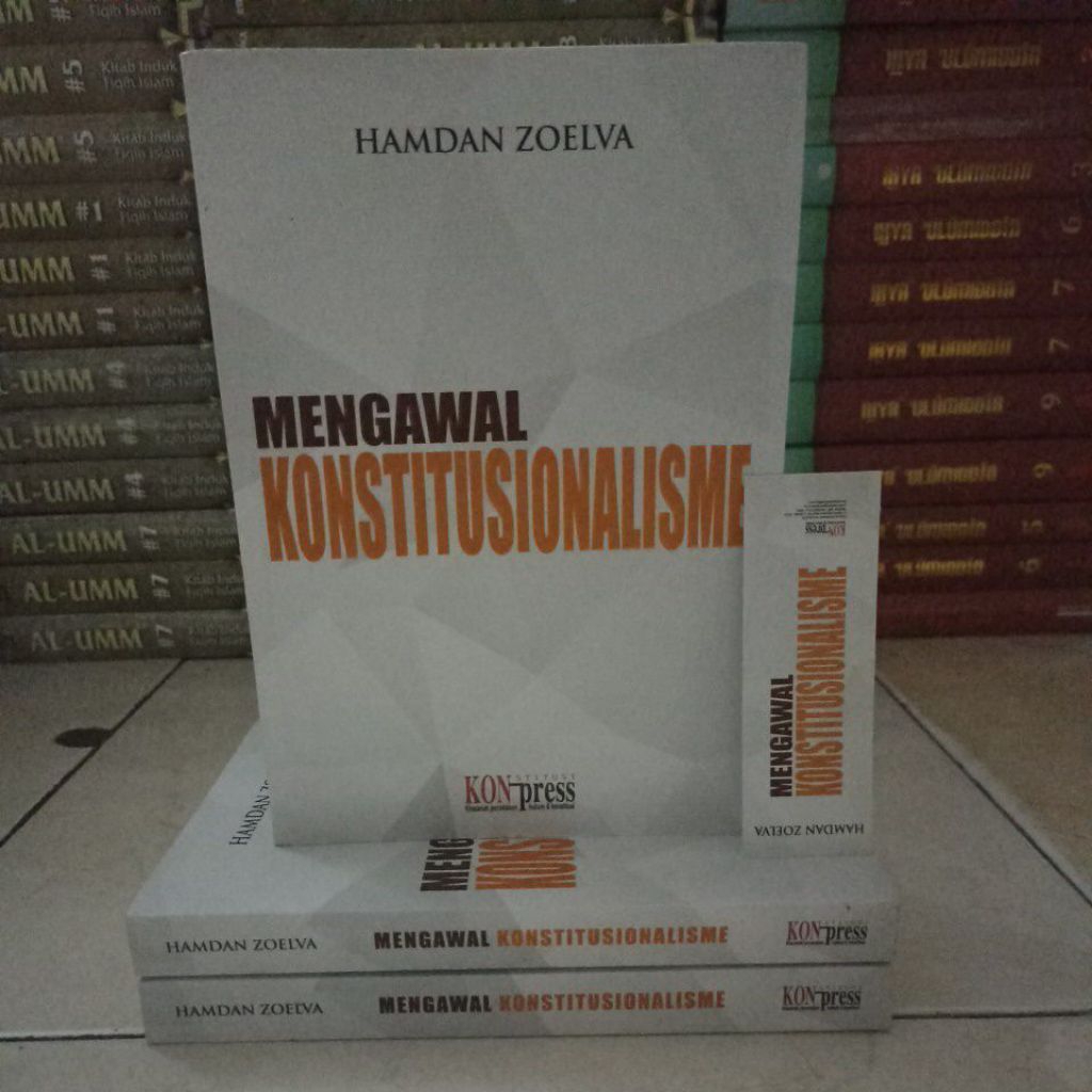 BUKU HUKUM SOSIAL POLITIK SOSPOL BACAAN ILMU SOSIAL MENGAWAL KONSTITUSIONALISME / ORIGINAL