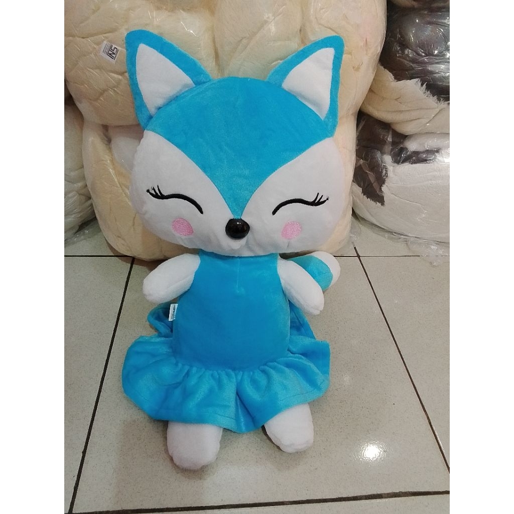 boneka rubah baju biru