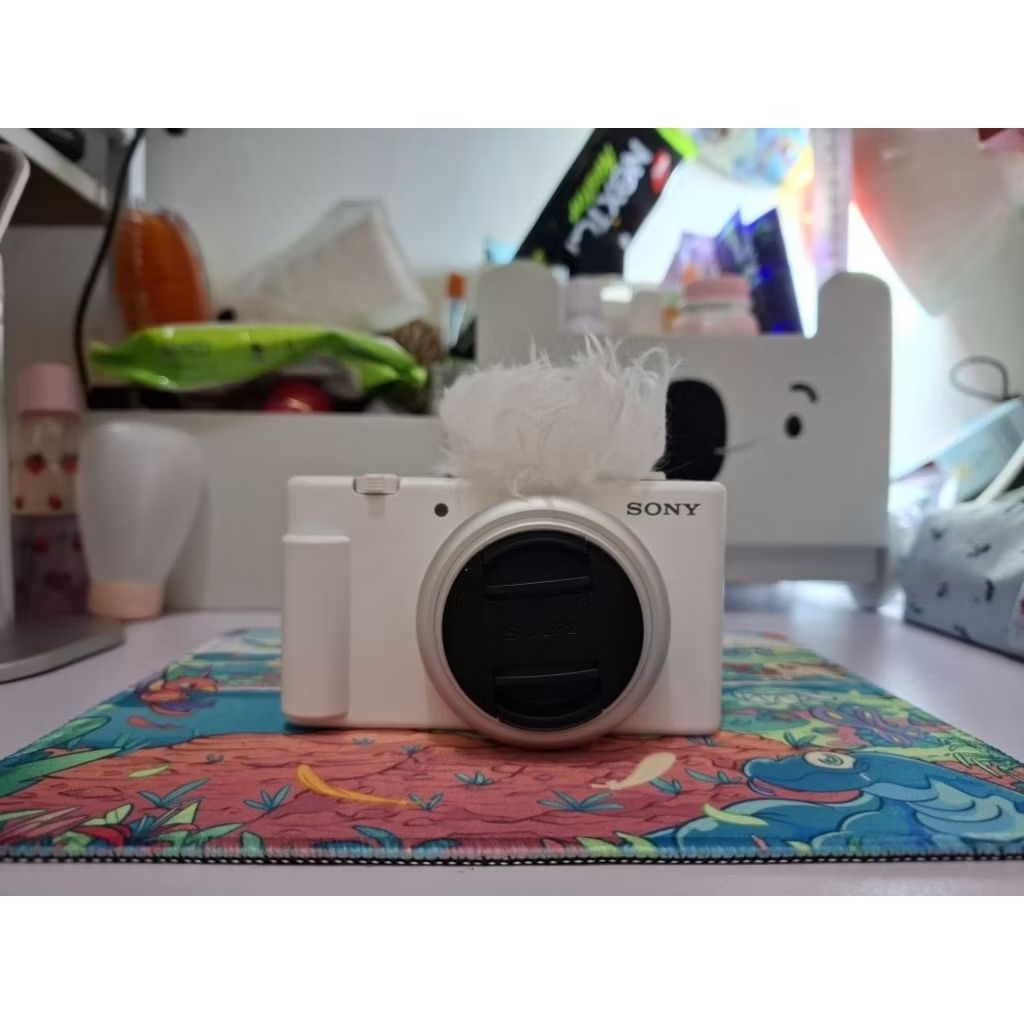 Kamera Sony ZV-1F + Tripod Sony GP-VPT2BT (Second)