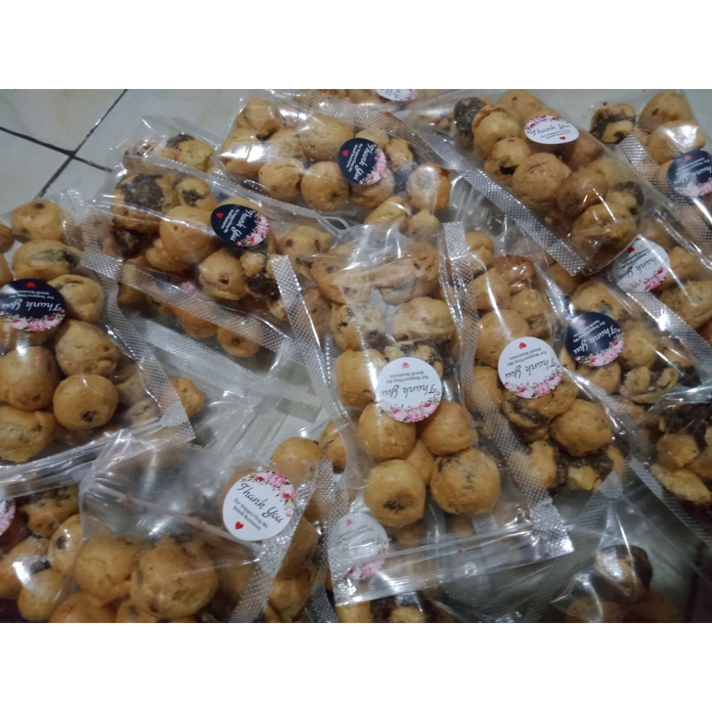

Snack soes coklat 50g Makana kue sus kering isi coklat
