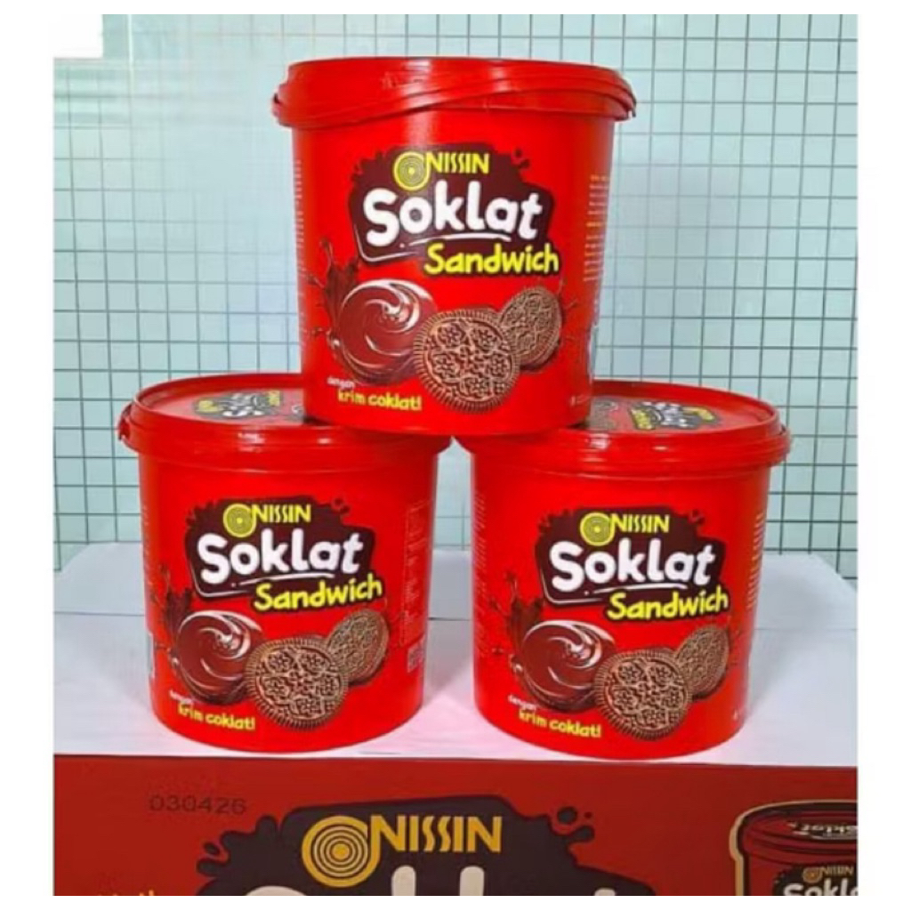 

Fateeha - Nissin Soklat Sandwich | Jajanan Kaleng Premium