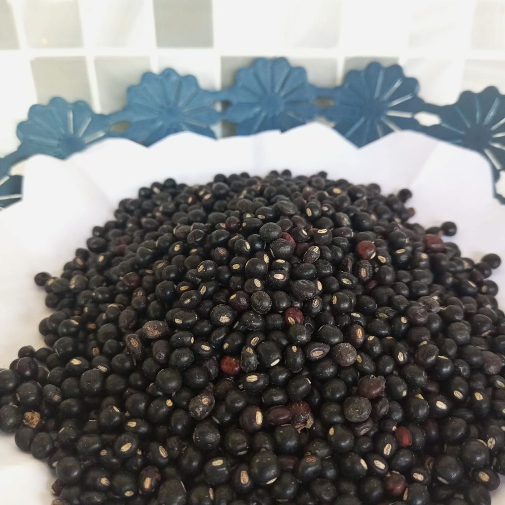 

Kacang Gude idis hitam kering