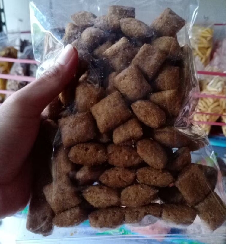 

Camilan Pillow Pilow Chiki Jagung Rasa Coklat Snack Jajanan Cemilan 200 Gram