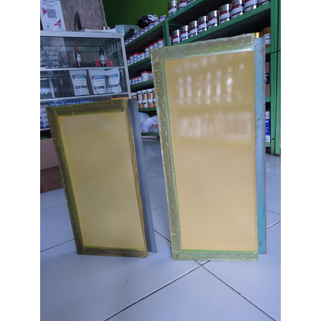 

Screen sablon gelas/cup kain kuning
