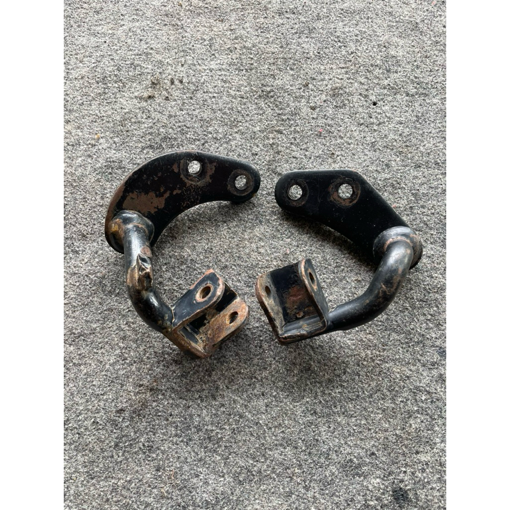 breket braket dudukan pangkon footstep fostep step depan suzuki satria fu 150 injeksi original secon