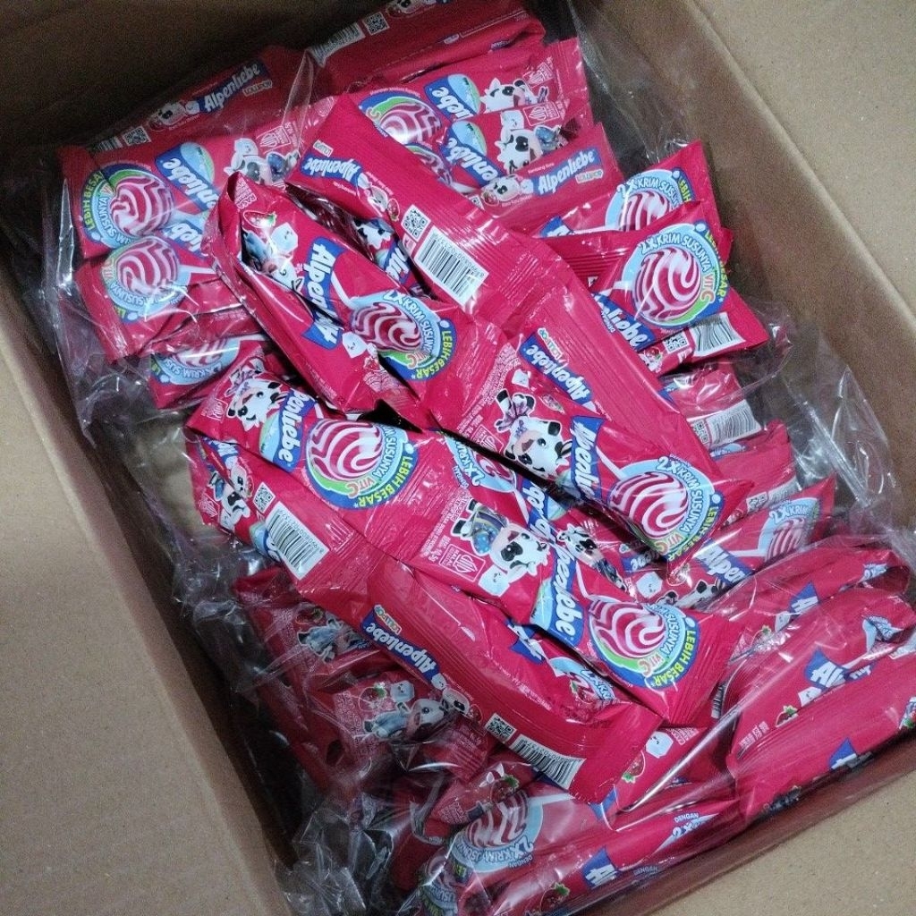 

Alpenbiebe Lollipop Rasa Susu Stoberi 10 pcs