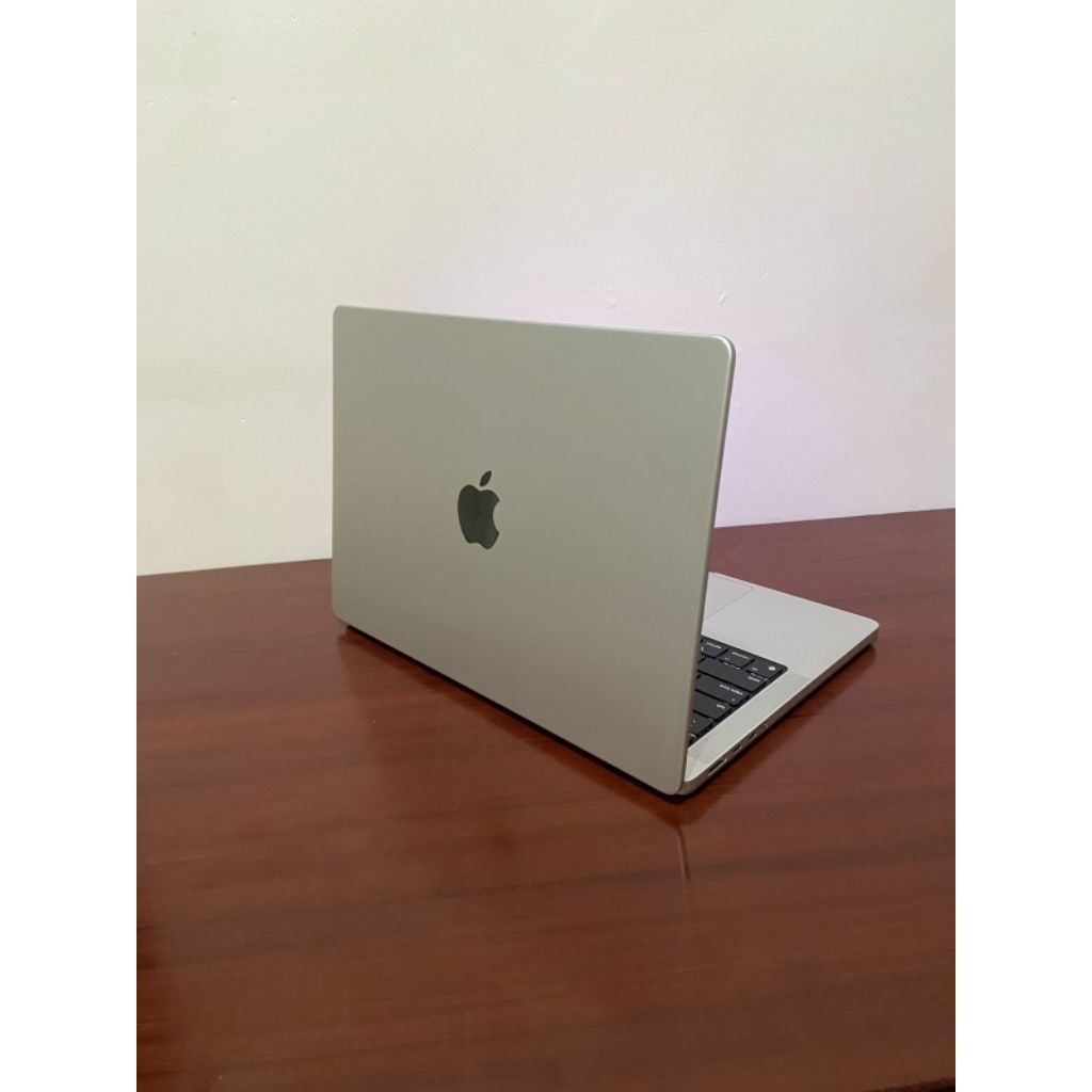 macbook pro 14 inch pro M1 2021