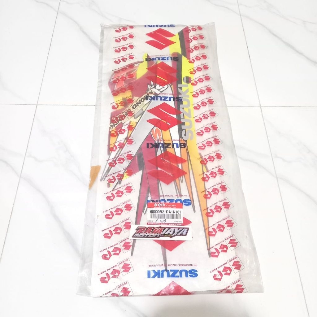 Striping sticker stiker gambar tempelan suzuki satria 2 tak 2tak 2t hiu lscm malaysia merah hitam or