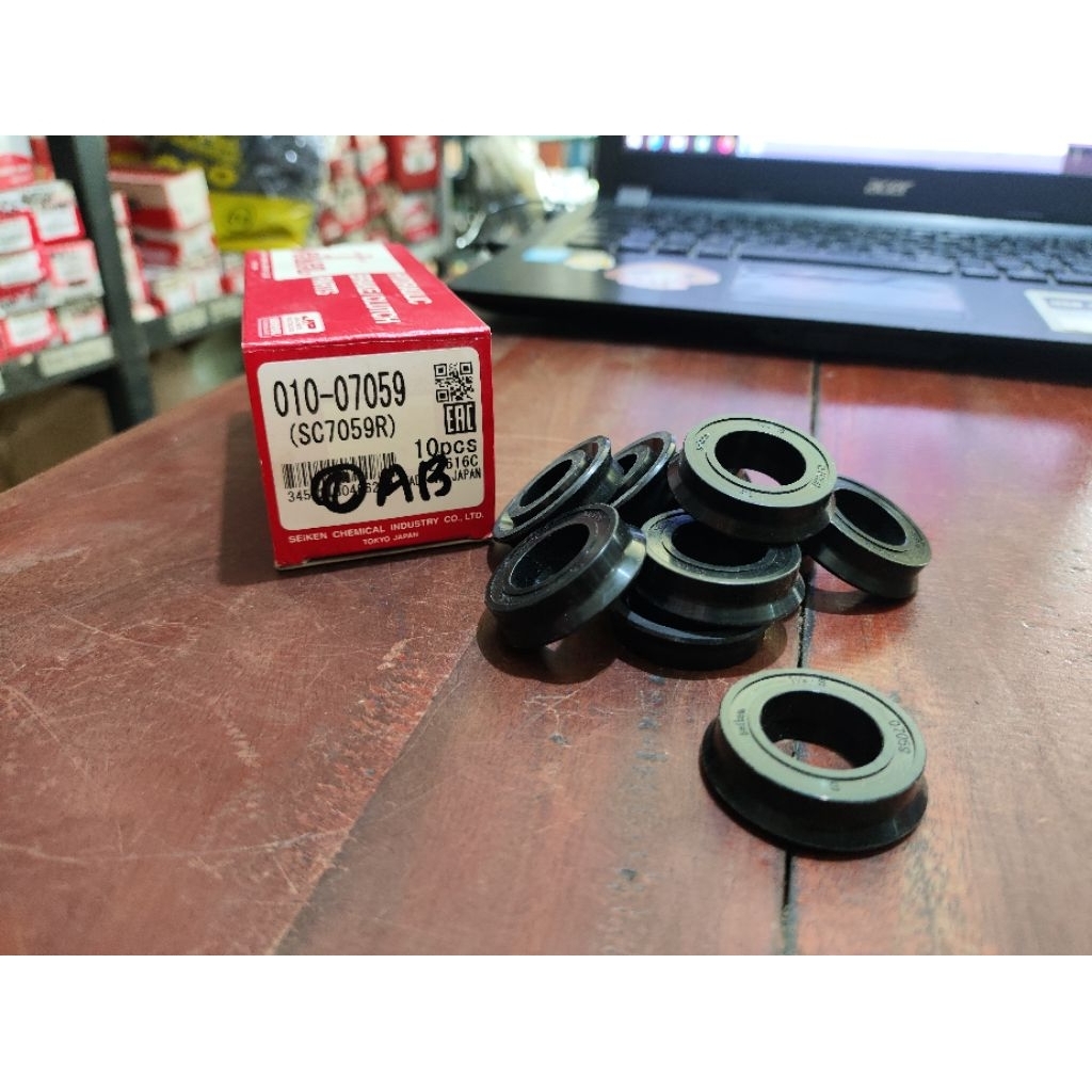 KARET REM DEPAN RINO 125HT, KARET REM BELAKANG RINO 115PS 11/8 SEIKEN SC7059R