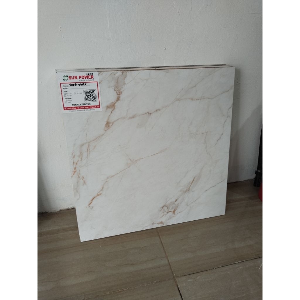 keramik lantai uk 50x50 putih motip sunpower