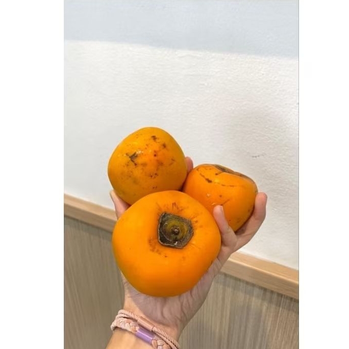 

buah persimmon 500g