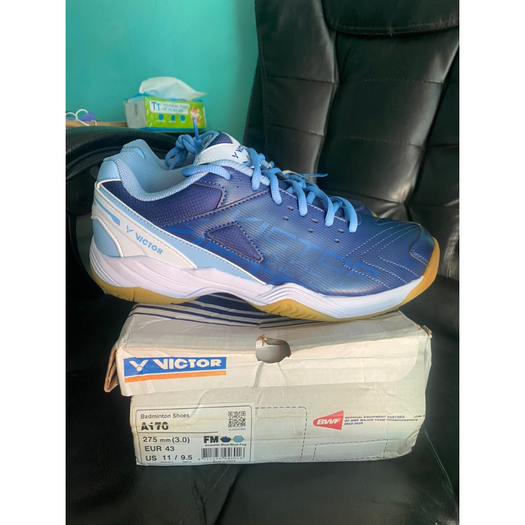 Sepatu victor a170
