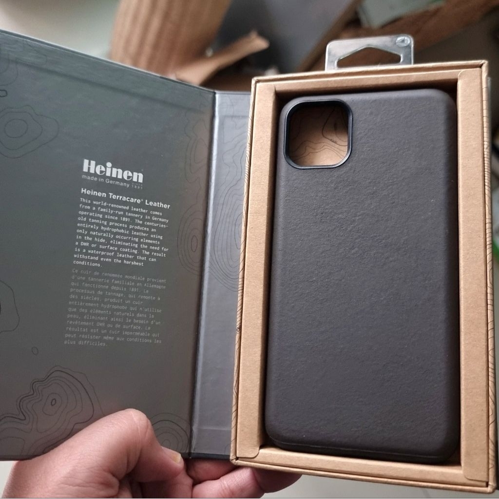 UNICASE Nomad Iphone 11 Pro Max case leather