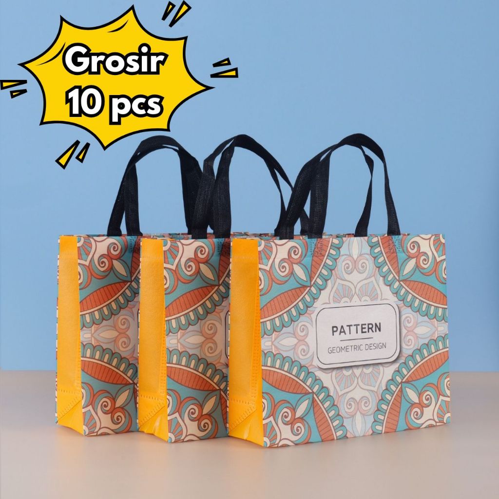 

10PCS Grosir Stock Tersedia Tas Spunbond Handle | Goodie Bag | Tote Bag | Souvenir | Hampers |untuk Toko Baju| Selamatan Haji Khitan Ultah Wedding 28x20x10 32x27x10 43x32x10 47x36x10
