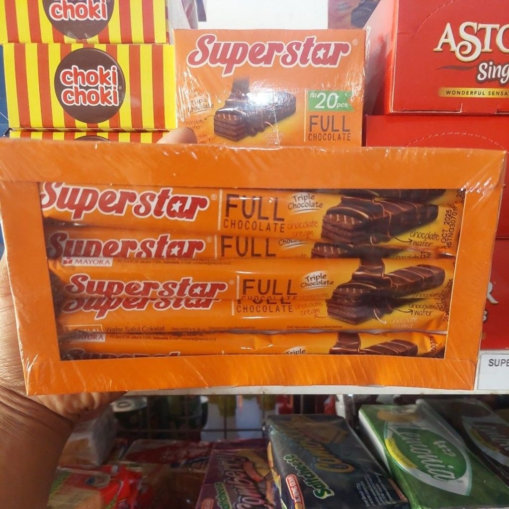 

Superstar Triple Chocolate Box 20x12.5gr Superstar Coklat Wafer Murah