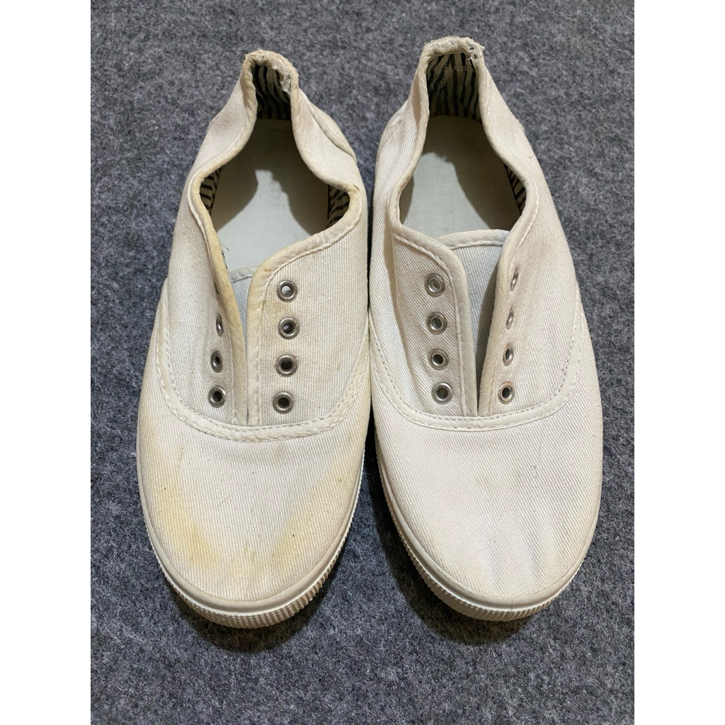 Preloved sepatu rubi kanvas putih
