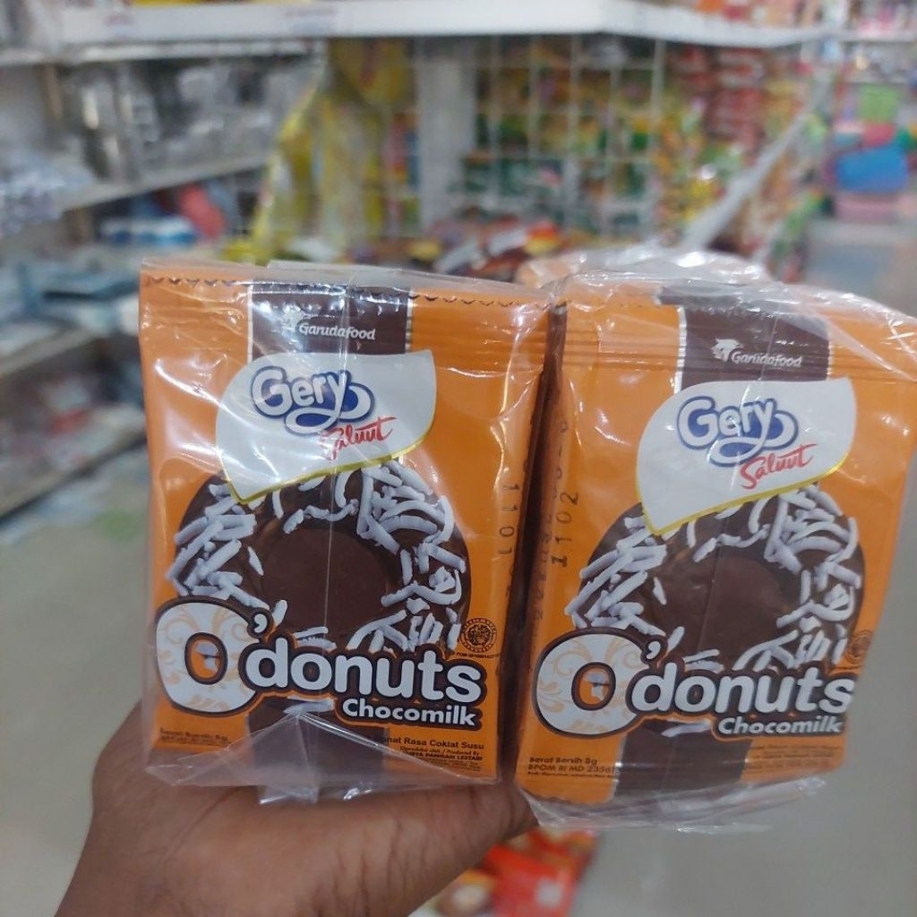 

Gery Saluut Odonuts Renceng isi 24x8gr Odonuts Chocomilk