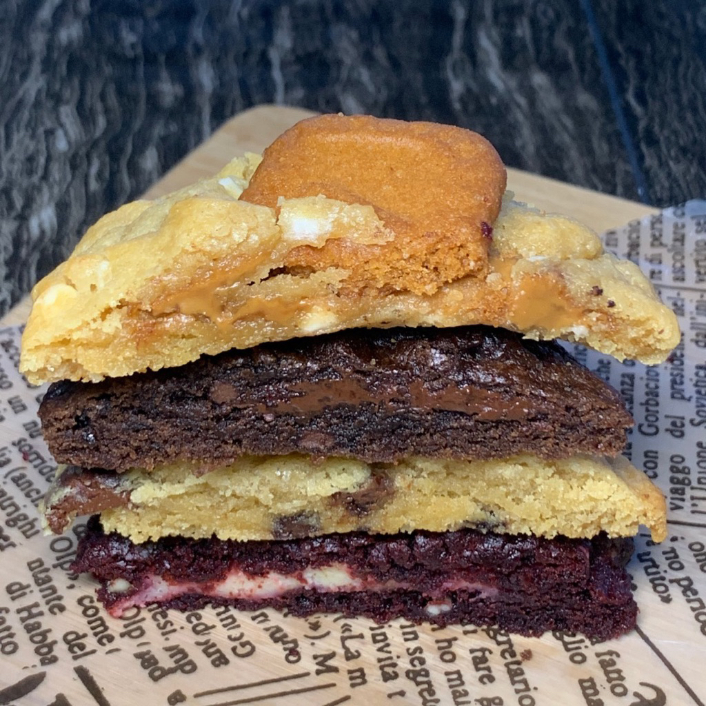 

[Buy 4 Get 5] Premium Soft Baked Cookies by Chunky Munchies | Medium Size | Full Butter | Min 4 pcs