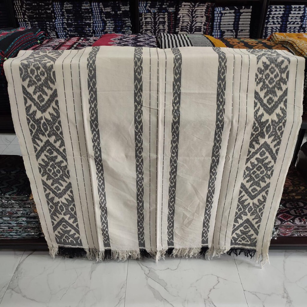 Kain Tenun Ikat Motif Fatma Hitam & Putih Toraja
