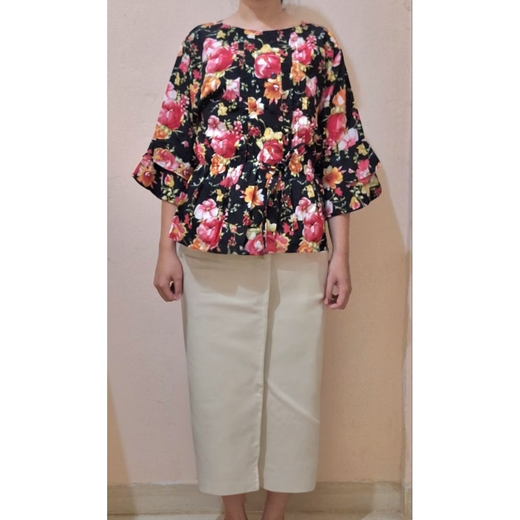 Blus Wanita Motif Bunga