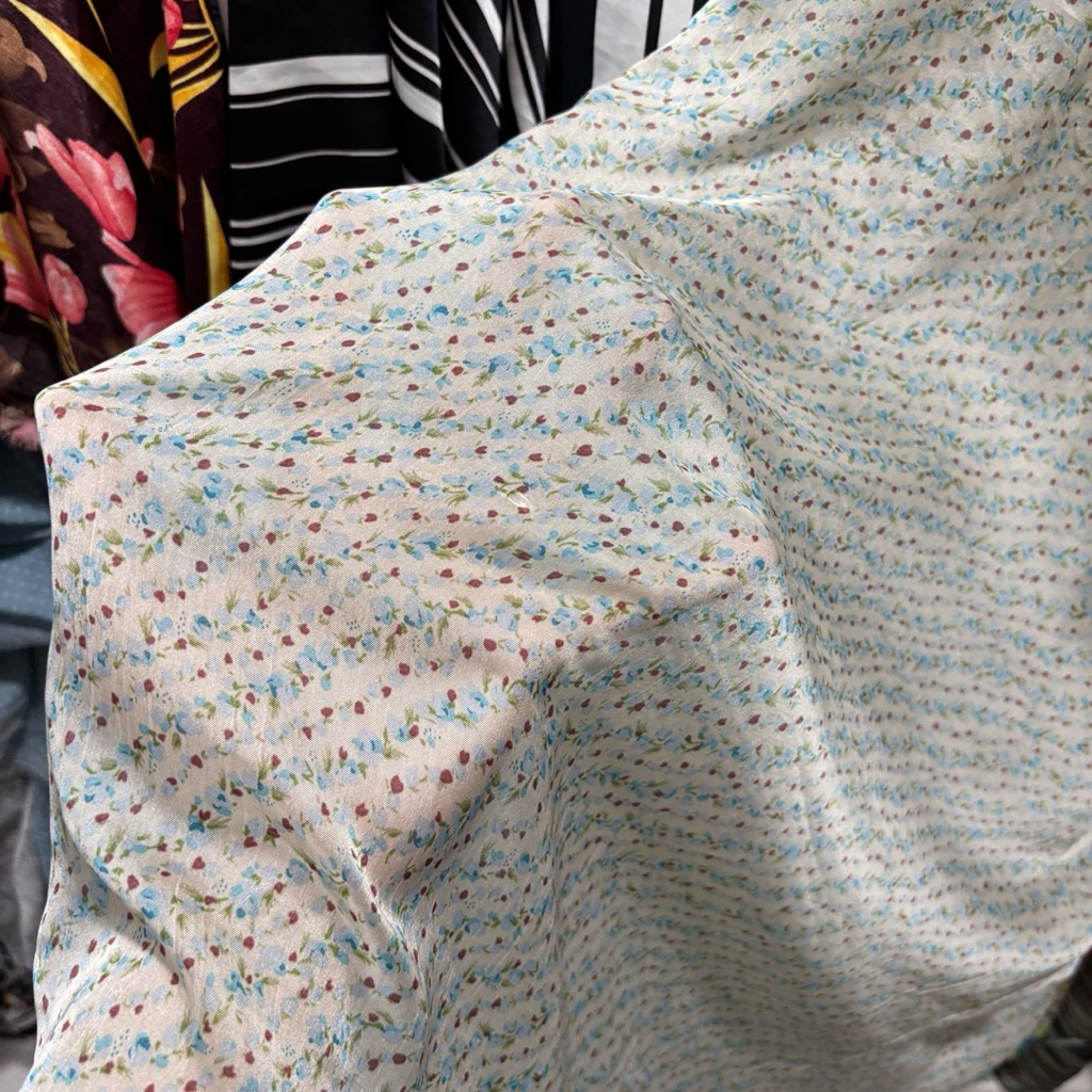 Kain Sifon Sutra Motif Bunga – Cocok untuk Gamis & Tunik Stylish