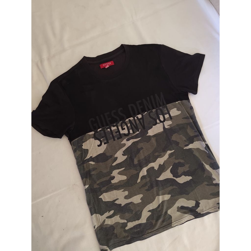 Baju Kaos Guess Camo