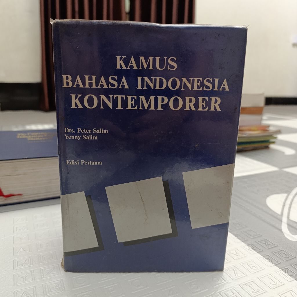Kamus bahasa Indonesia kontemporer edisi pertama