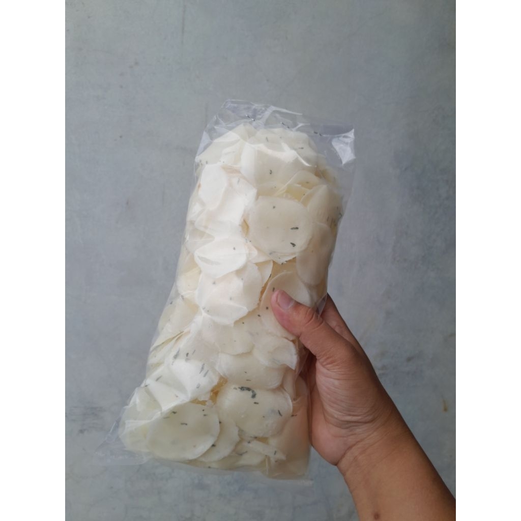 

Kerupuk Opak Koin Mentah Wonosobo 250gr - 500gr || Original || Gurih || Renyah || Cocok Untuk Menemani Nyeimil Anda.