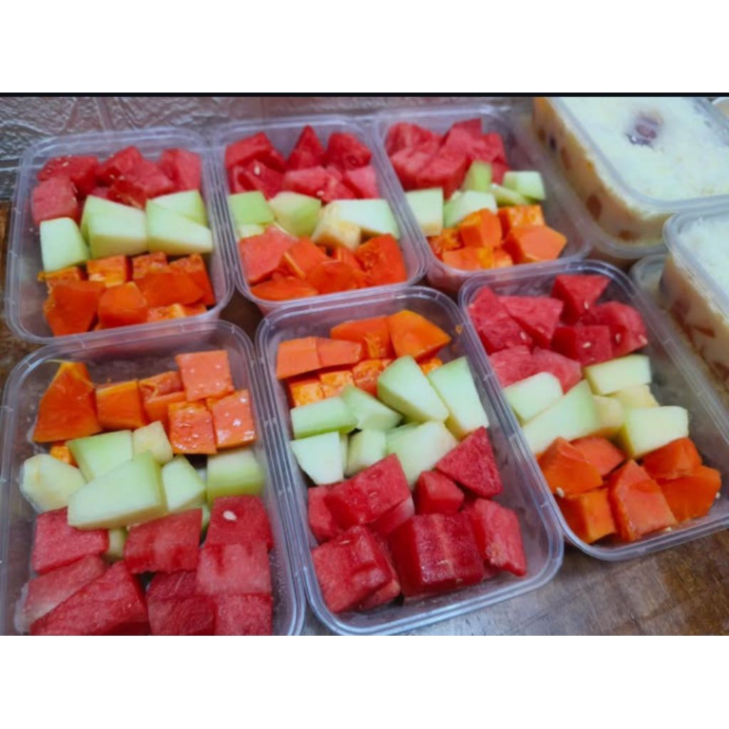 

Buah potong segar, cemilan sehat, snack Diet sehat