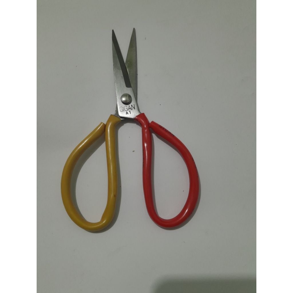 

gunting kain / gunting kulit 8 inc 2 warna gigan