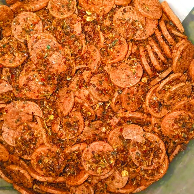 

sosreng pedas daun jeruk kriuk renyah cikruh sosis goreng kriuk 1kg