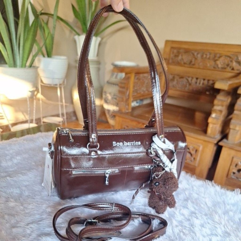 Boo berries shoulder bag