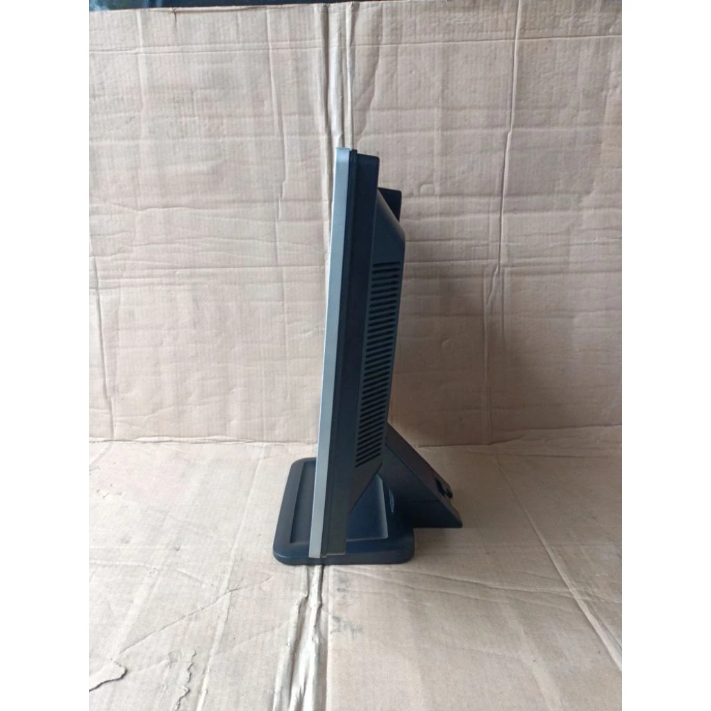 Monitor Hp LCD 17Inchi Kotak/Square Second