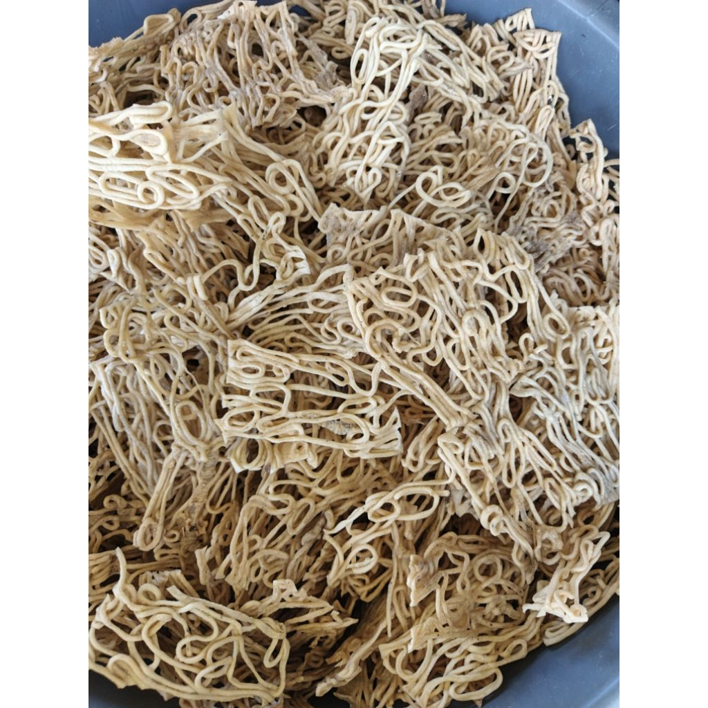 

kerupuk mentah mie yeye medan 500 gram ( 1/2kg )