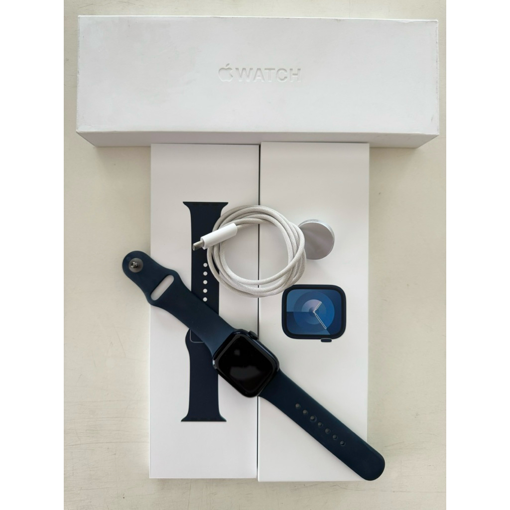 PRELOVED apple watch series 9 size 41 S/M midnight second original 100%