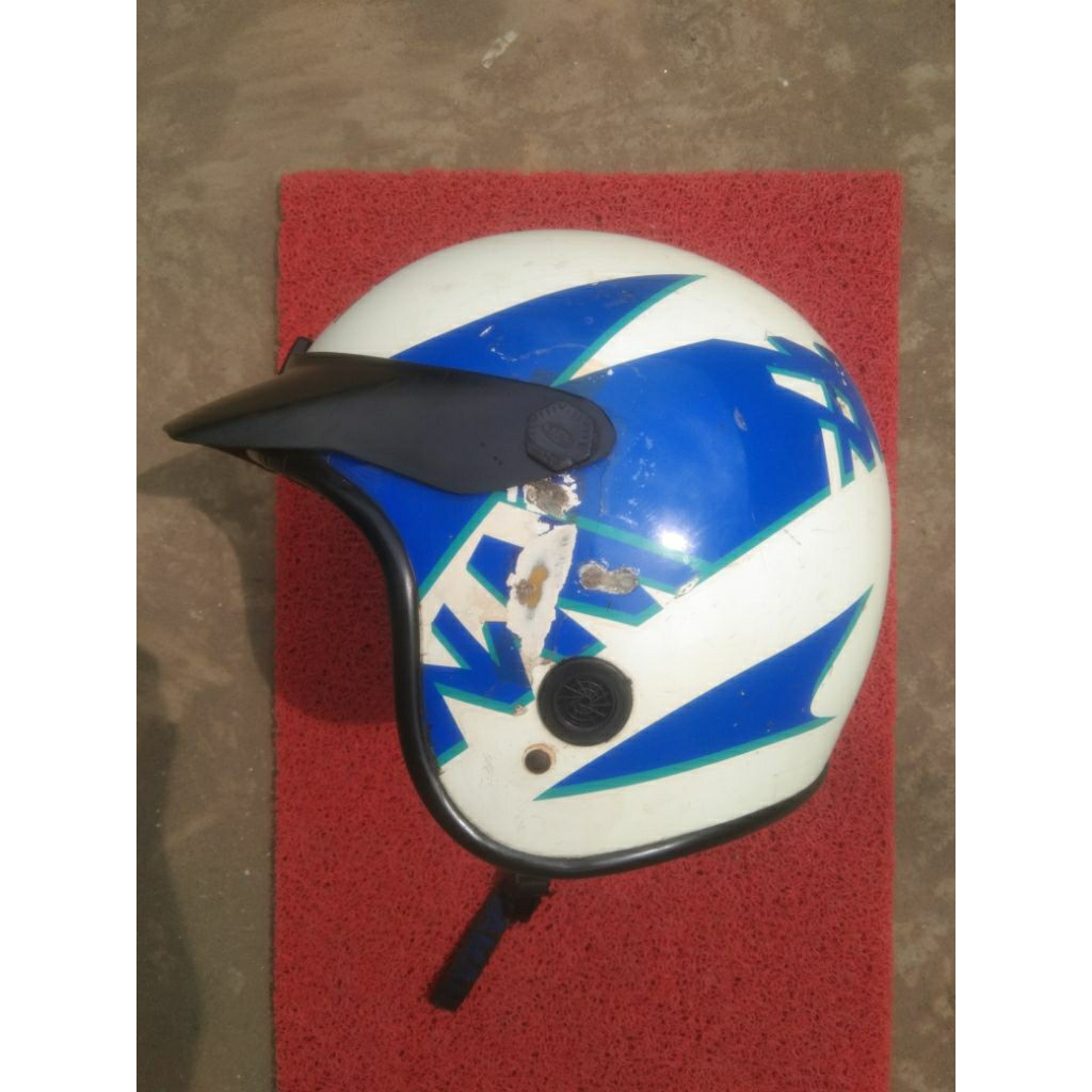 helm yamaha bekas lawas kondisi sesuai foto ready